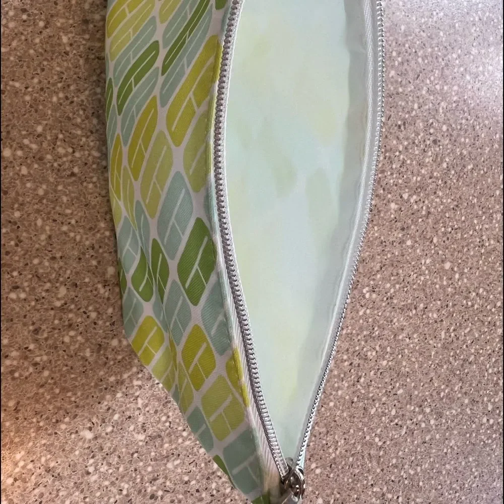 🦋$3 ~ Clinique Green & Yellow Makeup Bag ~ Cosmetics Case ~ Clutch ~ Logo ~ NEW